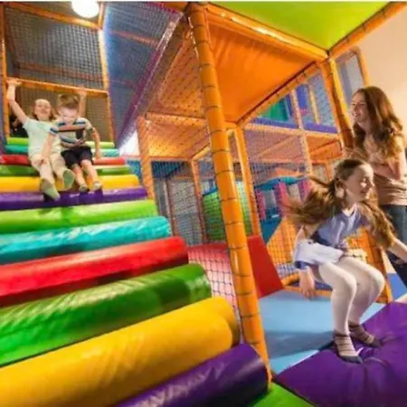 R&l's Retreats Appartamento Cayton